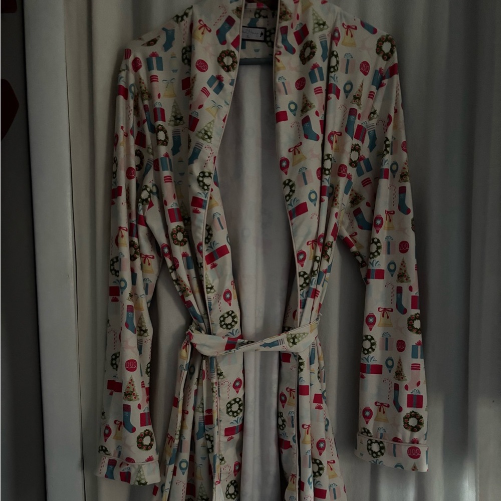 Sweet Honey Christmas gown and robe. Women’s XL